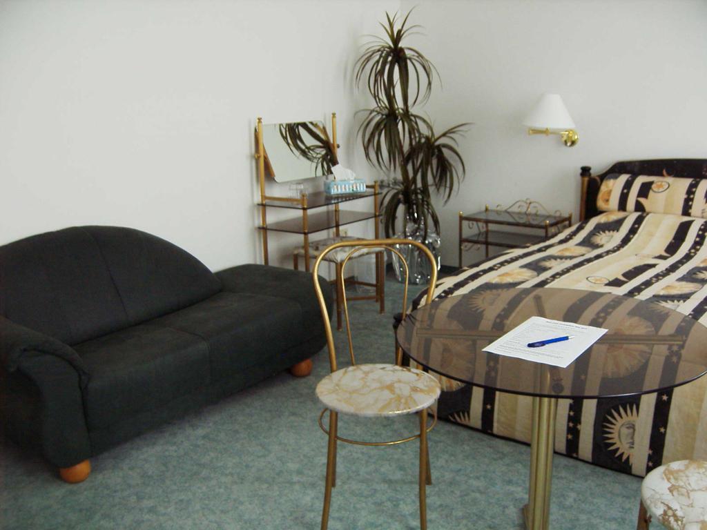 Gaestehaus Rehbein Calbe Ngoại thất bức ảnh